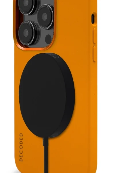 Decoded Silicone Case with MagSafe for iPhone 14 Pro - orangeeng