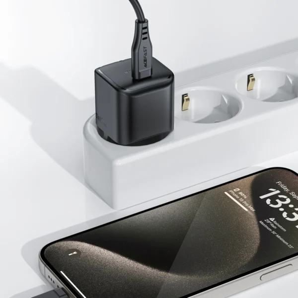 Acefast A77 Mini PD 30W GaN USB-C wall charger - blackeng