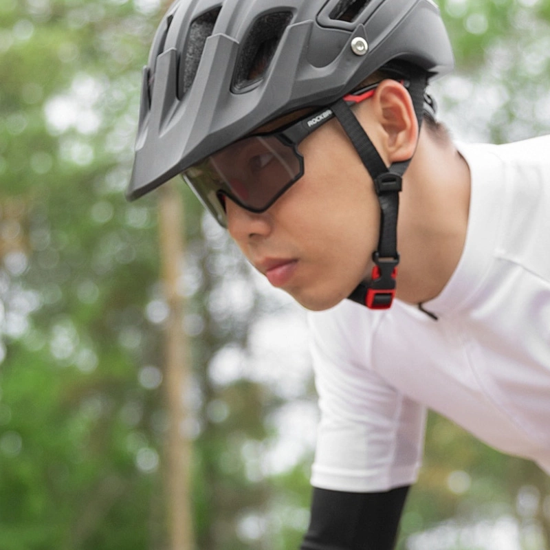 Rockbros 10135 photochromic UV400 cycling glasses - black and redeng