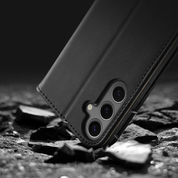 Dux Ducis Hivo case with flap and RFID blocking for Samsung Galaxy S24 - blackeng