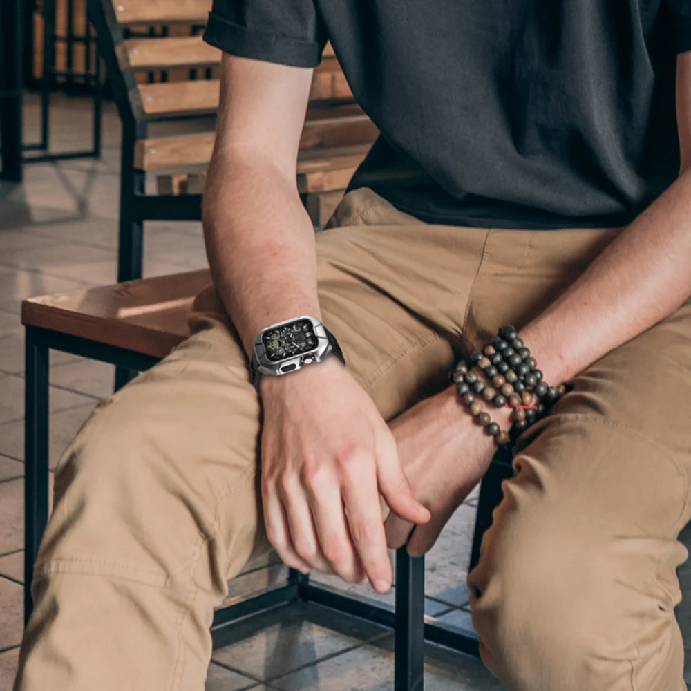 Kingxbar CYF136 2in1 armored case for Apple Watch SE, 6, 5, 4 (44 mm) made of stainless steel with a silver strapeng