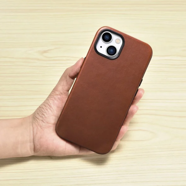 [RETURNED ITEM] iCarer Oil Wax Premium Leather Case magnetic leather case iPhone 14 with MagSafe brown (WMI14220701-RB)eng
