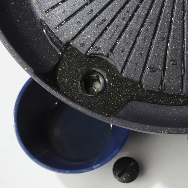 Grill grate and grill pan for a gas camping stove and grilleng