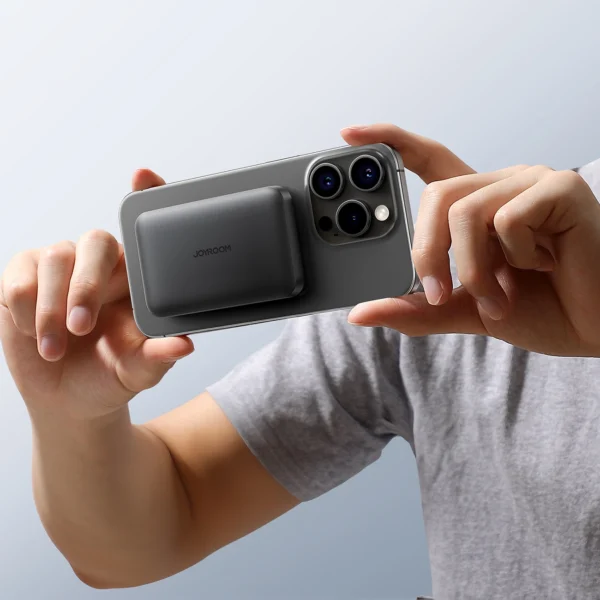 Powerbank Joyroom JR-W020 Mini 5000mAh USB-A USB-C inductive 20W - black + USB-C / USB-C cableeng