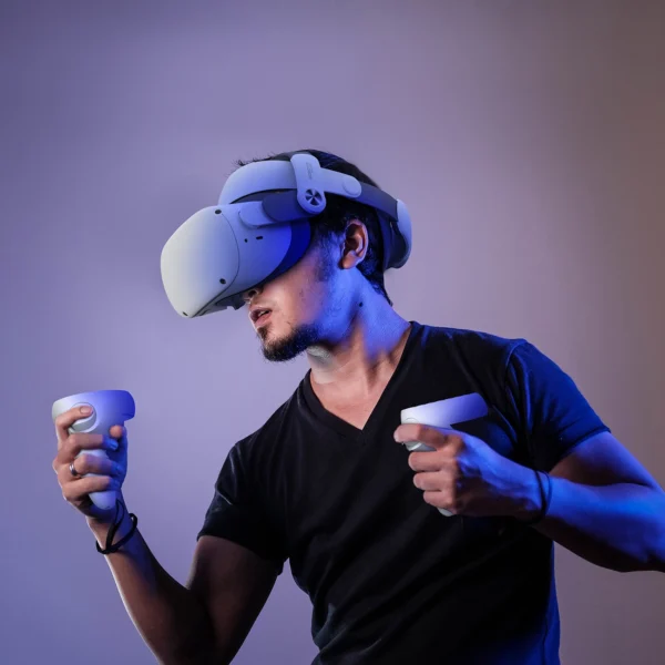 BoboVR M2+ strain relief strap for Meta Quest 2 VR goggles - white and blackeng