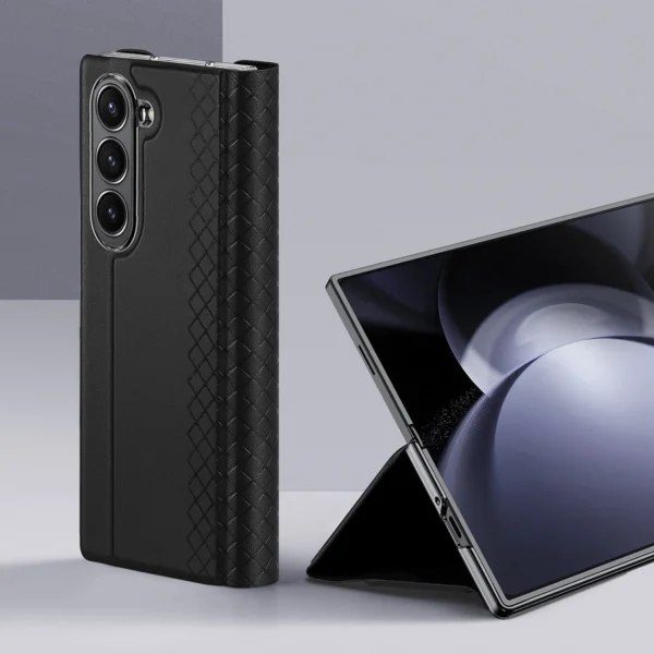Dux Ducis Brill leather case for Samsung Galaxy Z Fold 6 with flap and card slot - blackeng
