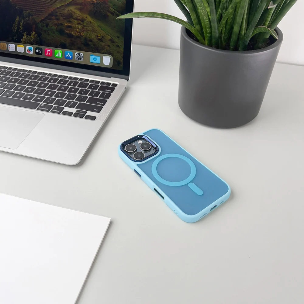 Magnetic Collection MagSafe case for iPhone 16 - light blueeng