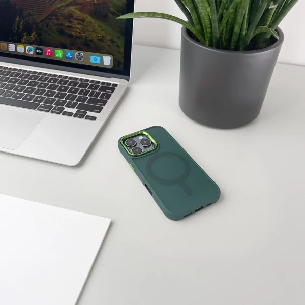 Magnetic Collection MagSafe iPhone 16 Pro Case - Dark Greeneng