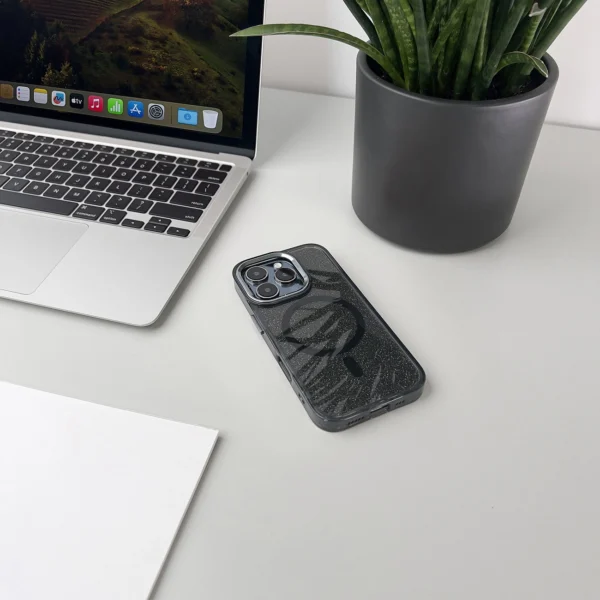 Glitter Case MagSafe for iPhone 16 - black with glittereng