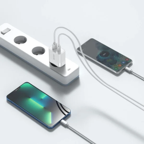 Tech-Protect C30W charger USB-C PD 30W / USB-A QC 3.0 - whiteeng