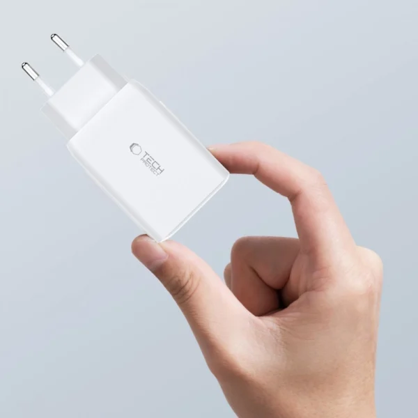 Tech-Protect C65W charger 2x USB-C PD 65W / USB-A QC 3.0 - blackeng