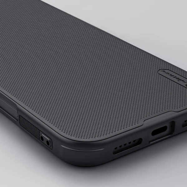 Nillkin Super Frosted Shield Pro case for iPhone 16 - blackeng