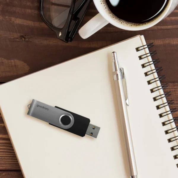 Pendrive 16 GB USB 3.2 Gen 1 UTS3 Goodram - blackeng
