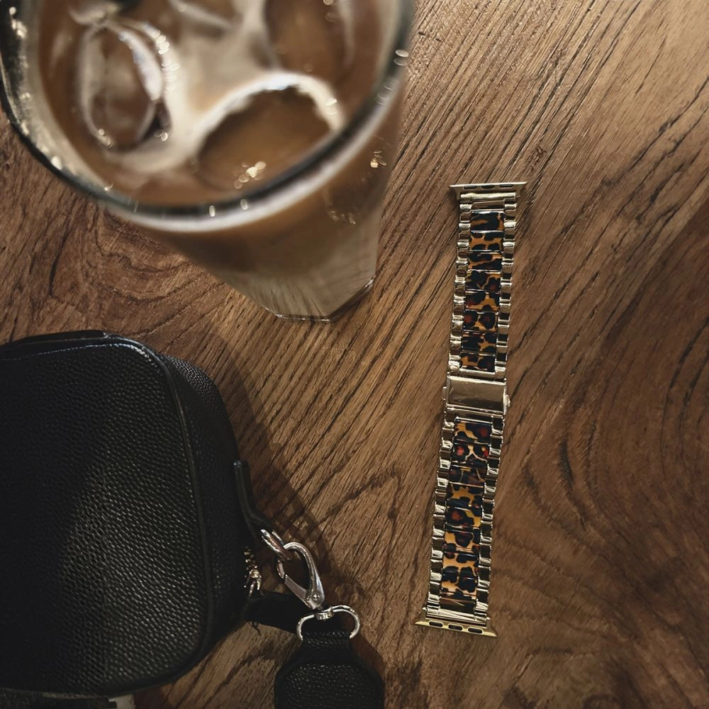 Tech-Protect Modern Apple Watch Strap 4 / 5 / 6 / 7 / 8 / 9 / SE (38 / 40 / 41 mm) - Gold / Leopardeng