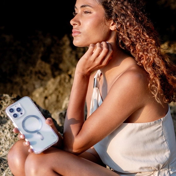 Uniq Coehl Savon Magnetic Charging Case for iPhone 16 - Transparenteng