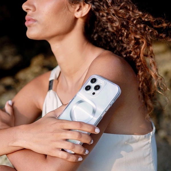 Uniq Coehl Savon Magnetic Charging Case for iPhone 16 - Transparenteng