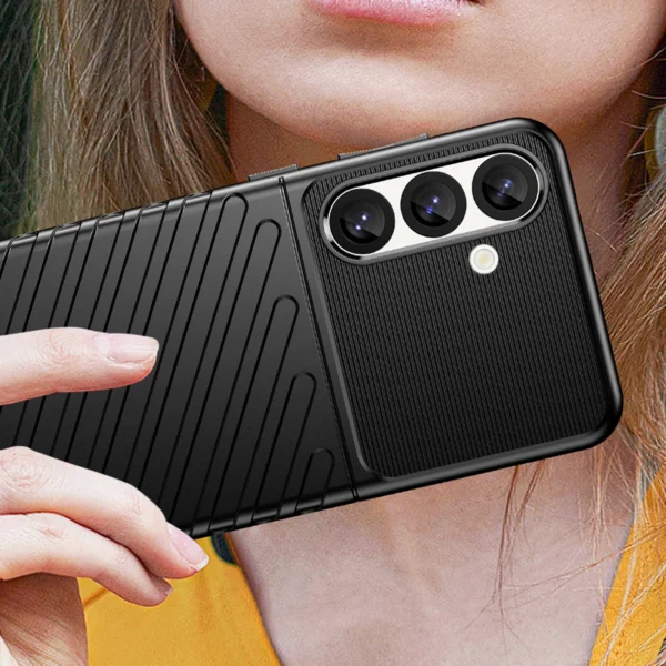 Thunder Case Samsung Galaxy S25 Silicone Armored Case Blackeng