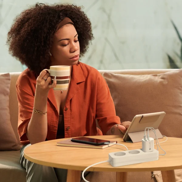 A6MaxL 20W USB-A USB-C wall charger with USB-C - USB-C 1m cable - whiteeng