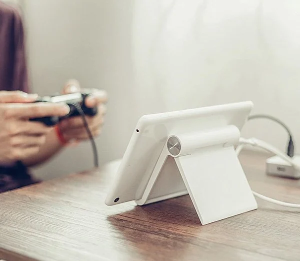 Ugreen LP115 30485 120 x 107 mm desk stand for tablet / phone 4.7-11" - whiteeng