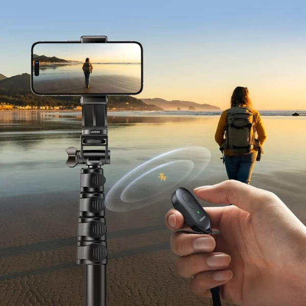 Ugreen LP680 selfie stick with stand and Bluetooth remote control 1.8m - blackeng