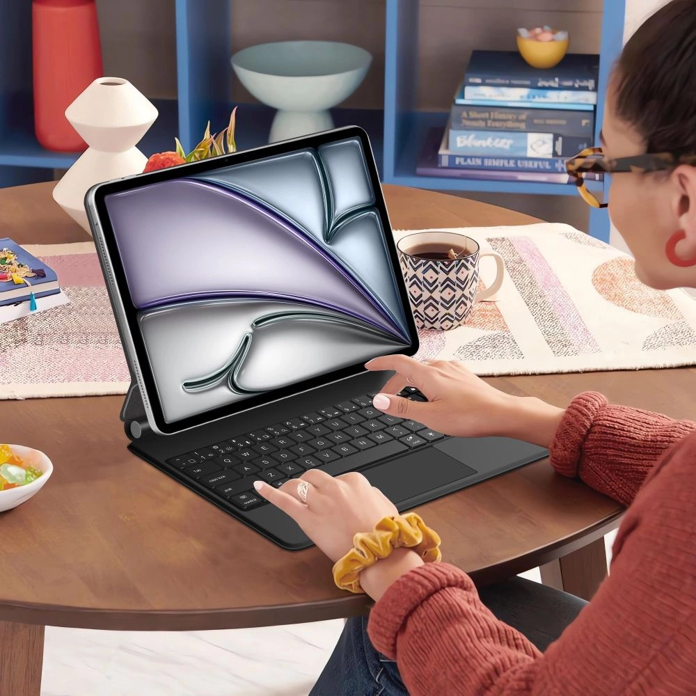 Tech-Protect Smartcase Magnetic with Keyboard for iPad Pro 12.9” 2020 / 2021 / 2022 / iPad Air 13” 2024 / 2025 - Blackeng