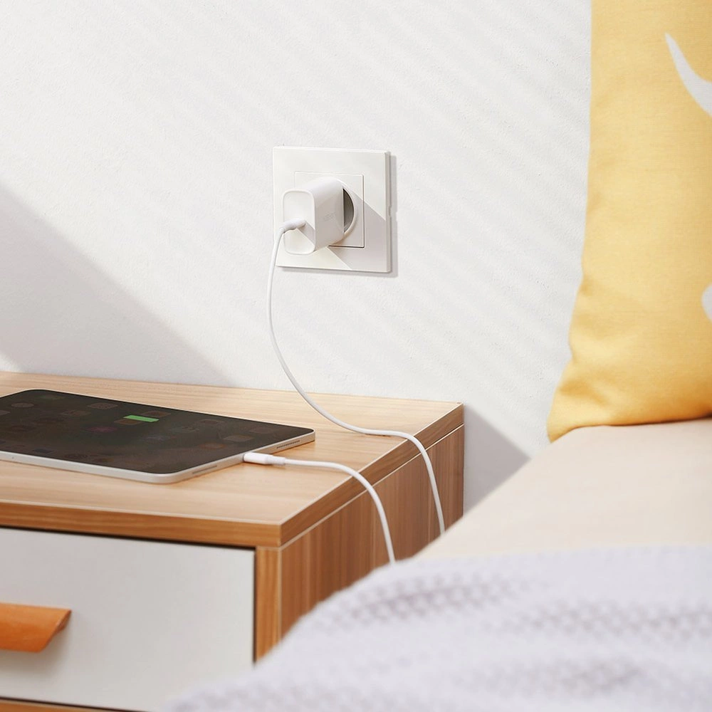 Ugreen Fast USB Charger Type C Power Delivery 30 W Quick Charge 4.0 white (70161)eng
