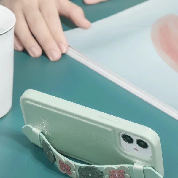 Kingxbar Sweet Series case decorated with original Swarovski crystals iPhone 12 Pro Max greeneng