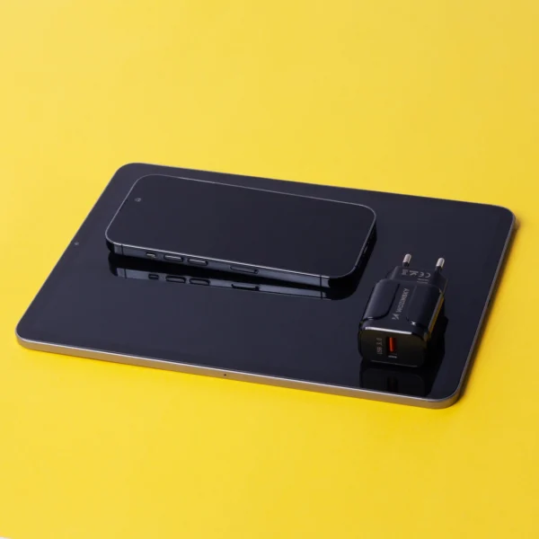 Wozinsky USB 3.0 wall charger black (WWC-B02)eng