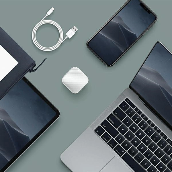 Uniq Verge Pro 66W GaN USB-C wall charger - whiteeng