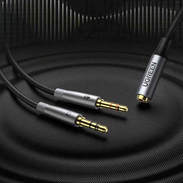 Ugreen AUX splitter cable 3.5 mm mini jack (female) - 2x 3.5 mm mini jack (male - microphone and headphones) silver (AV193 50255)eng