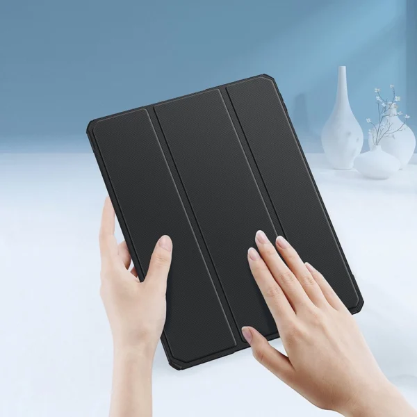 Dux Ducis Toby armored tough Smart Cover for iPad Pro 11'' 2021 with a holder for Apple Pencil blackeng
