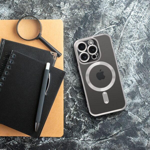 ELECTRO MAG COVER case compatible with MagSafe for IPHONE 17 silver