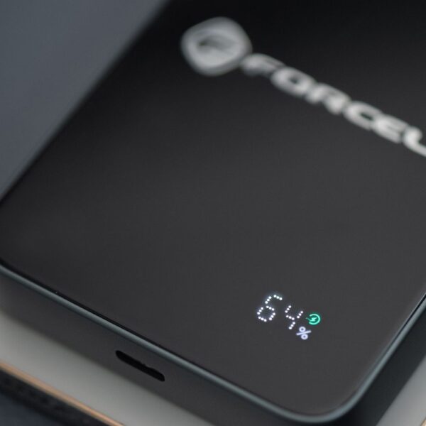 FORCELL F-ENERGY F10K8 Super Slim powerbank compatible with MagSafe PD3.0 QC4.0 15W 10000 mAh black