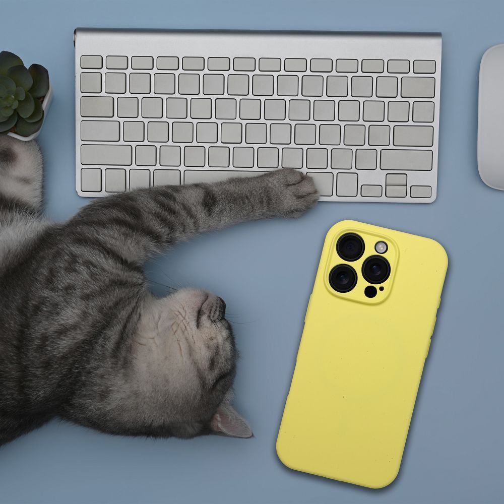 Case SILICONE 2mm for IPHONE 17 Pro compatible with MagSafe lemon