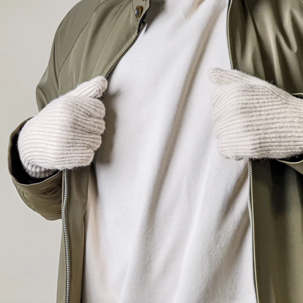 Braided telephone gloves with cutouts for fingers - beigeeng