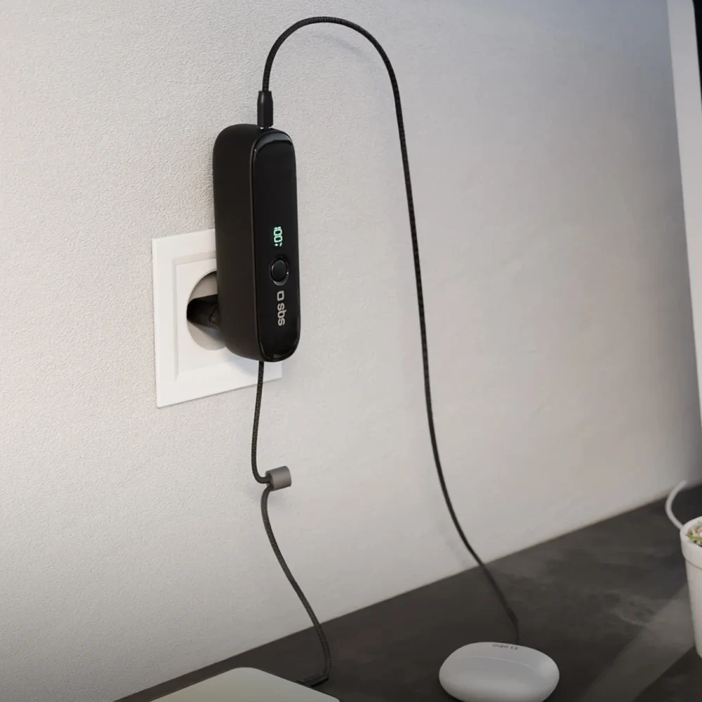 SBS Hybrid PD 20W 5000mAh Power Bank with Built-in Cable and Foldable Plug - Blackeng