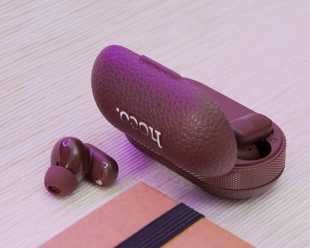 22c7b61f391c0bd41e481749cd6a89a8 HOCO wireless earphone bluetooth TWS EQ19 brown