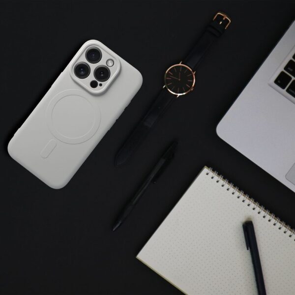 SILICONE MAG COVER (big hole) case compatible with MagSafe for IPHONE 17 Pro Max titanium