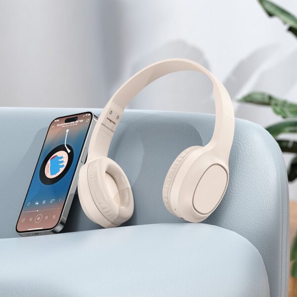 4265f6c15249ac2643a3a6c22510697e HOCO wireless headphones bluetooth W46 milky white