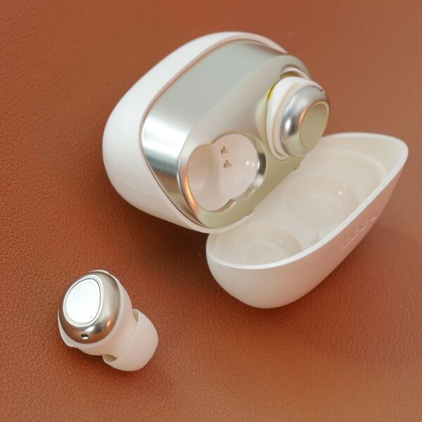 5e3281803349b3f6c0effe9eeae31441 HOCO wireless earphones bluetooth TWS EW200 milky white