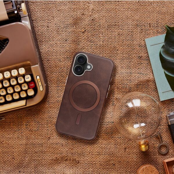 819c7c8a8b0327c97400d36f543a925b GENTLEMAN MAG COVER Case compatible with MagSafe for IPHONE 17 brown
