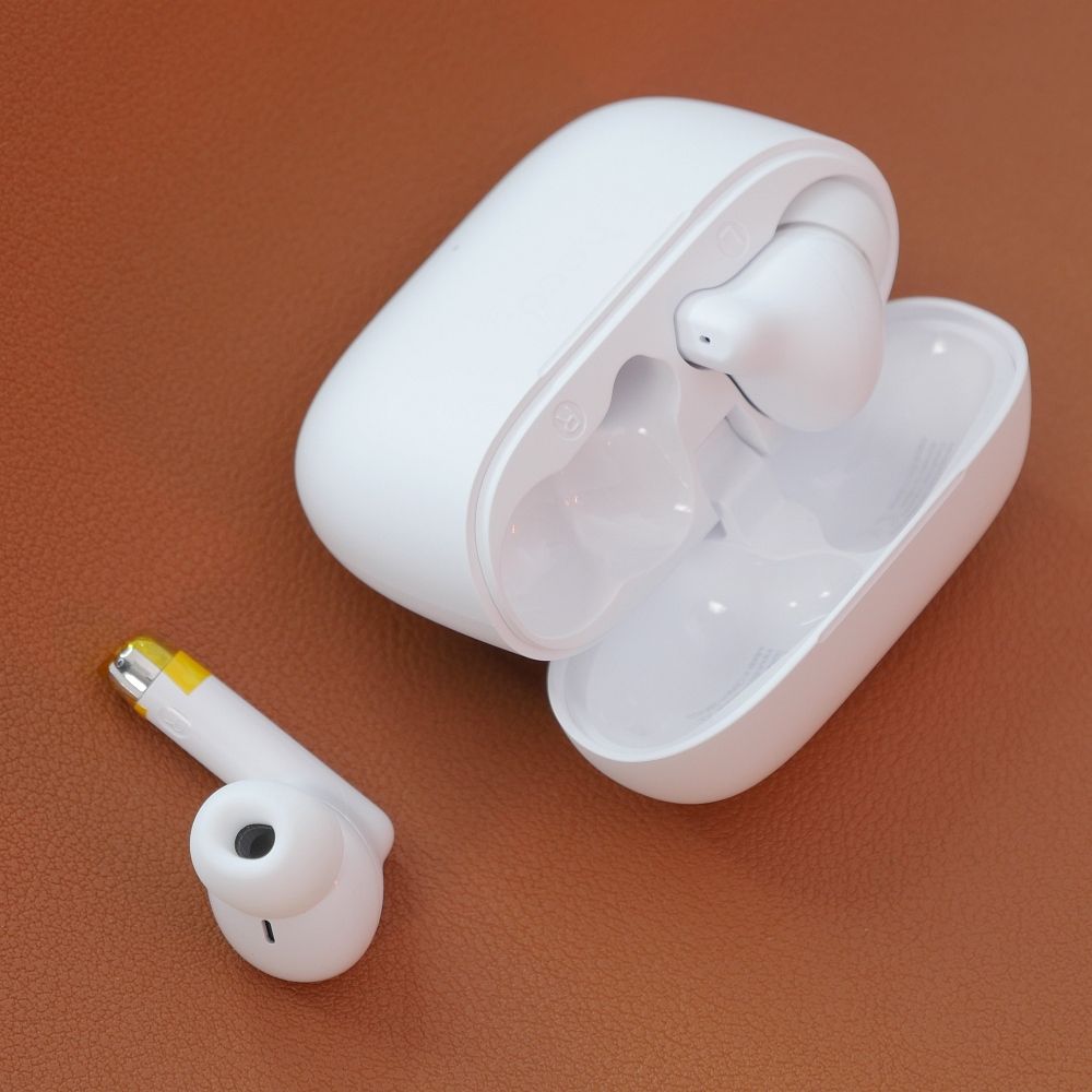 HOCO wireless bluetooth earphones TWS EQ2 white