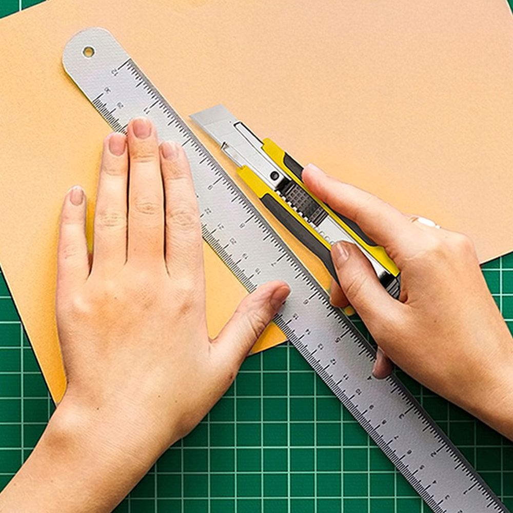 e279aa2daf0a24fd173d28289f72a2ee Upholstery knife with replaceable broken blade 18 cm RC-K-790 black yello