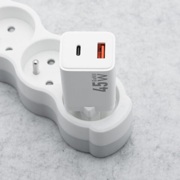 FORCELL F-ENERGY Mini GaN III VT-36 travel charger with 1 x Type C + 1x USB A sockets, PD QC4.0 45W white