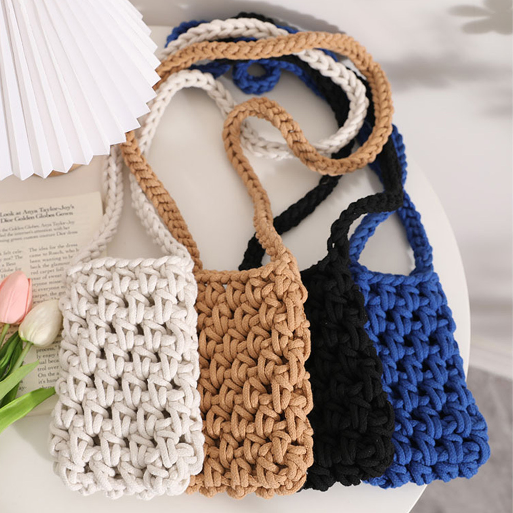 Knitted bag for phone design 1 beige