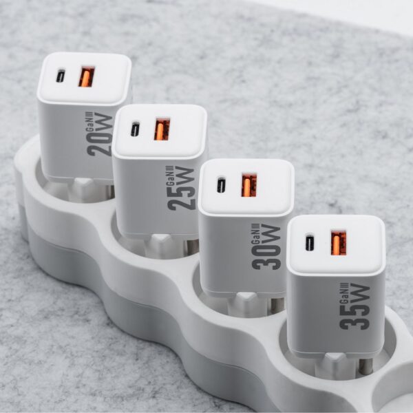 FORCELL F-ENERGY Mini GaN III VT-25B travel charger with 1 x Type C + 1x USB A sockets, PD QC4.0 25W white