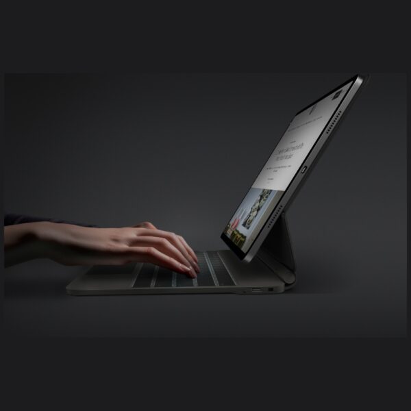 Uniq Venno Pro Magnetic Smart Case with Keyboard for iPad Air 13" 2024 / 2025 / iPad Pro 13" 2024 - Blackeng