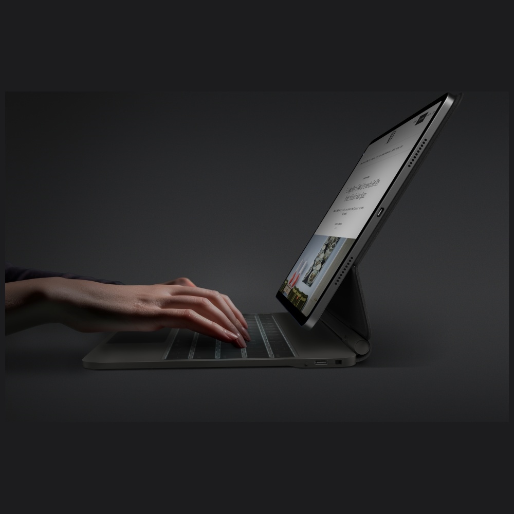 Uniq Venno Pro Magnetic Smart Case with Keyboard for iPad Air 13" 2024 / 2025 / iPad Pro 13" 2024 - Blackeng