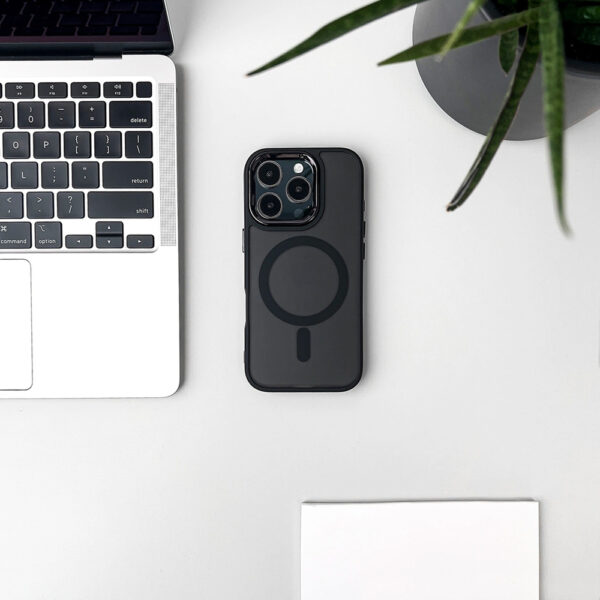Fashion Case compatible with MagSafe for iPhone 17 - blackeng