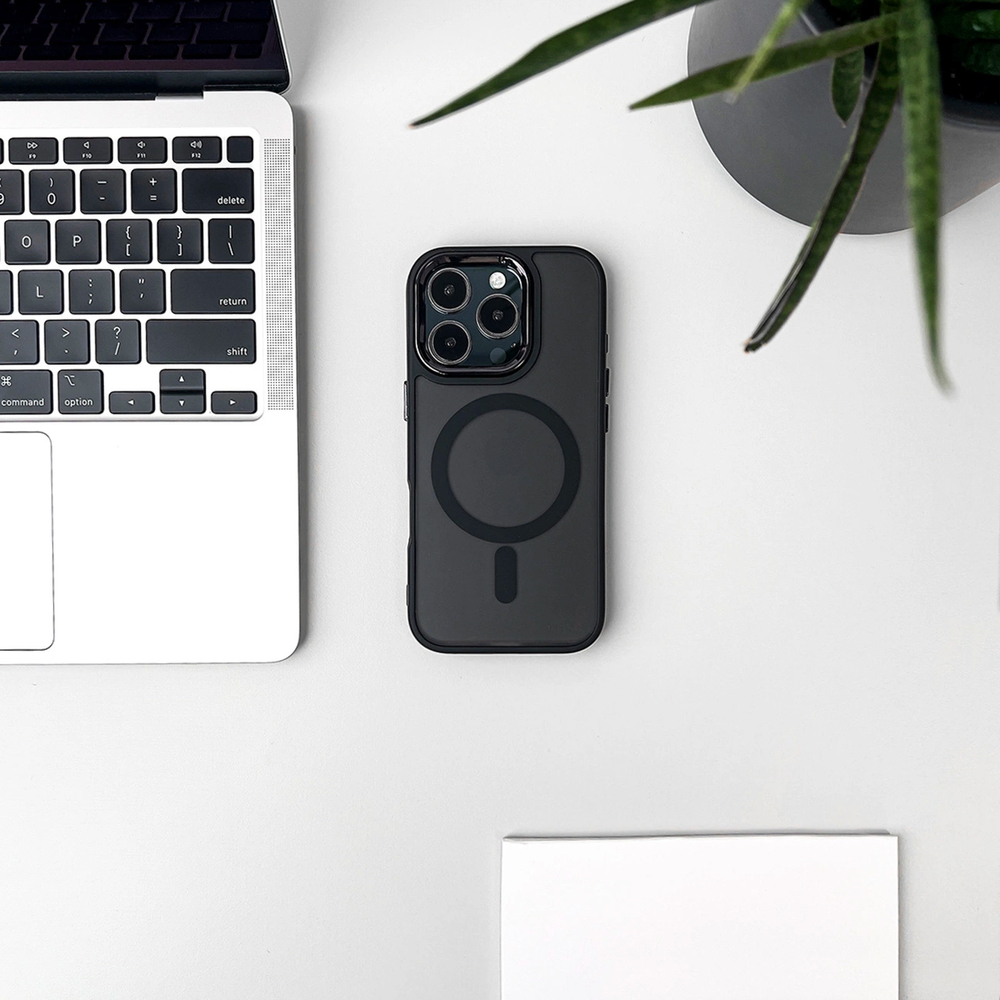 Fashion Case compatible with MagSafe for iPhone 17 Pro - blackeng